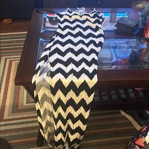 Forever 21 Black and White Asymmetrical Maxi Dress